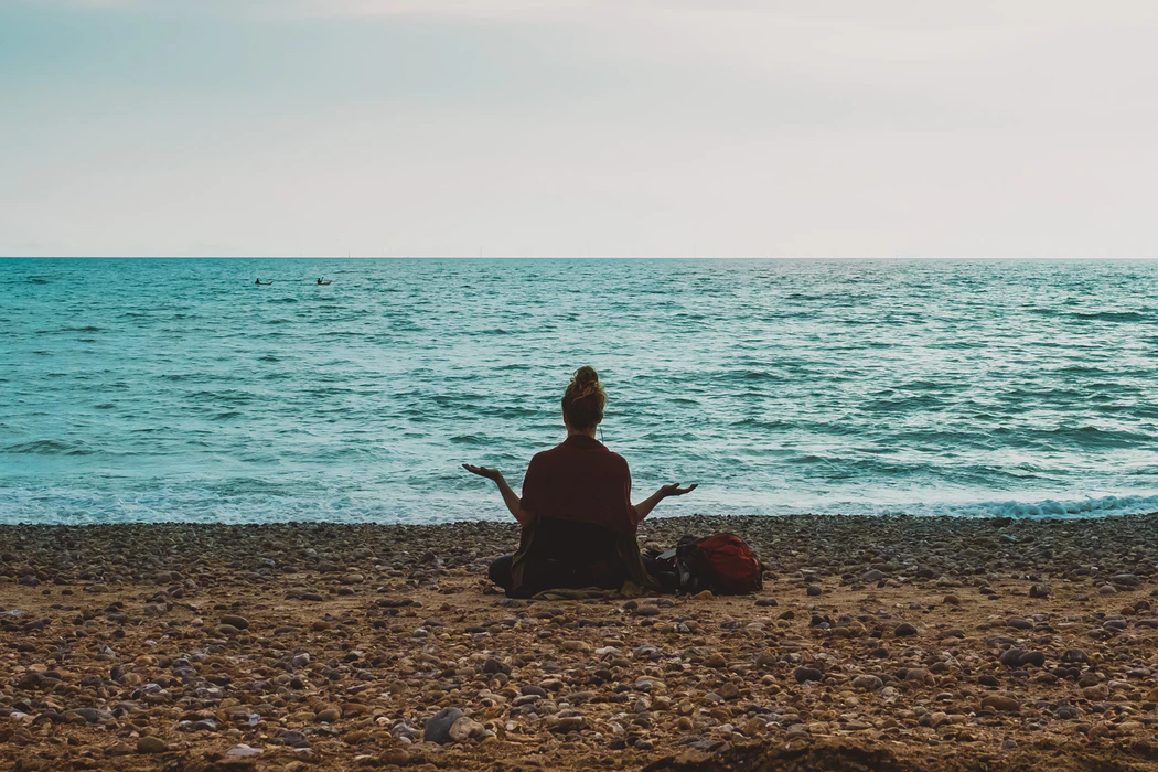 articles/meditating_at_the_beach.png